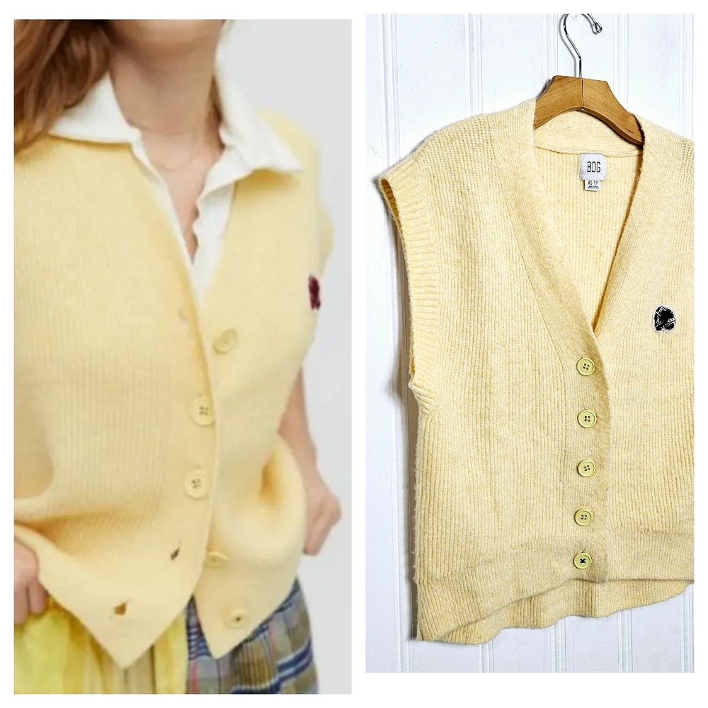 BDG Urban Outfitters Sweater Vest XS Rowen Button Front Preppy Varsity Yellow